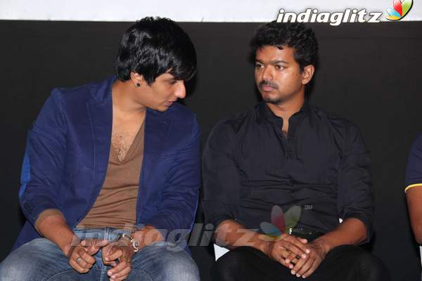 Vijay - Puneet Unveil 'Mugamoodi' Audio